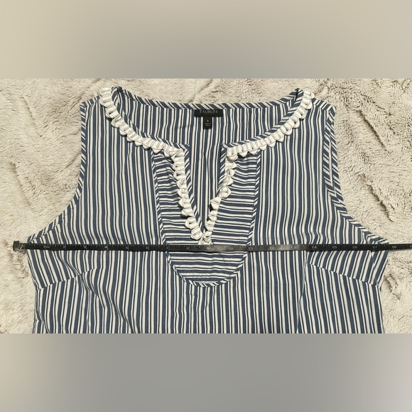 TALBOTS SLEEVELESS Applique V Neck Blouse SIZE 6 Striped Tunic Cotton Blend - Picture 3 of 7